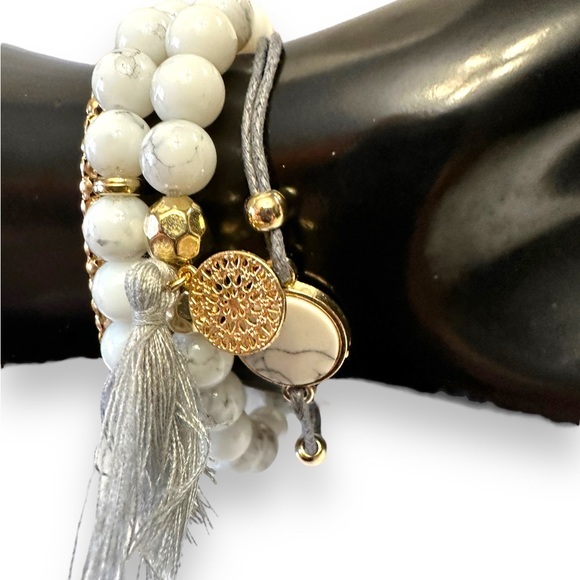 4/$25 -  Set of 4 Beaded Boho Bracelets - Picture 4 of 6